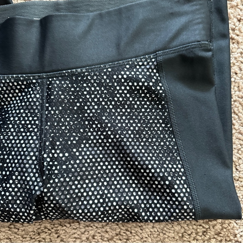 Under Armour Black Gray Print High Waisted 3/4th Compression Tights Capri sz M - Picture 13 of 13